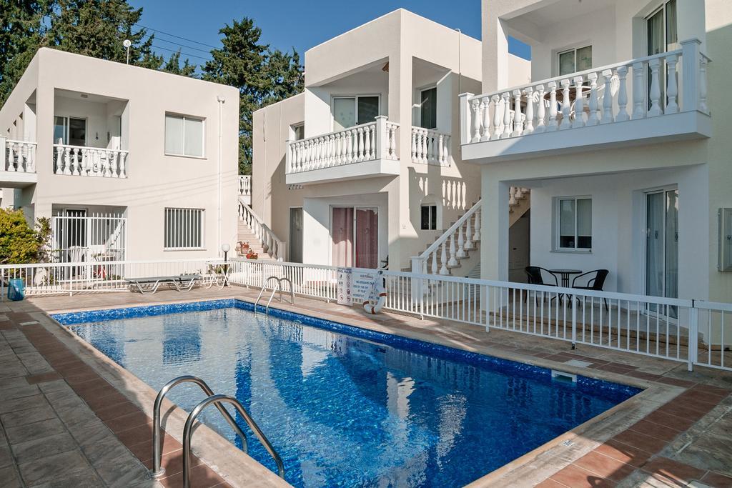 Sue'S Apartment Paphos Eksteriør bilde